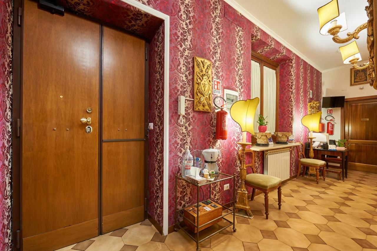 Fabrizio'S Rooms Rome Extérieur photo